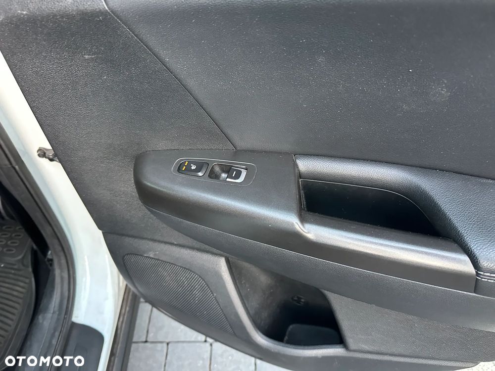 Kia Sportage 1.7 CRDI 2WD Spirit - 14