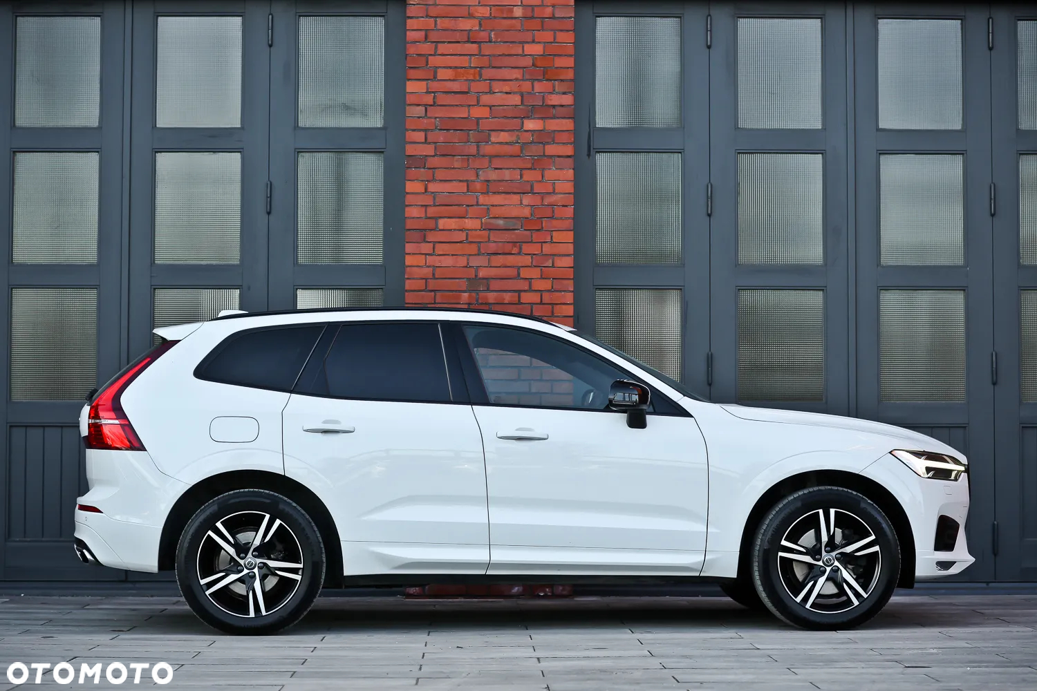 Volvo XC 60 D5 AWD Geartronic RDesign - 2