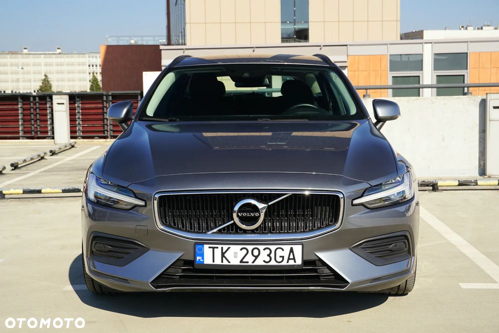Volvo V60 B3 B DKG Momentum Core - 9