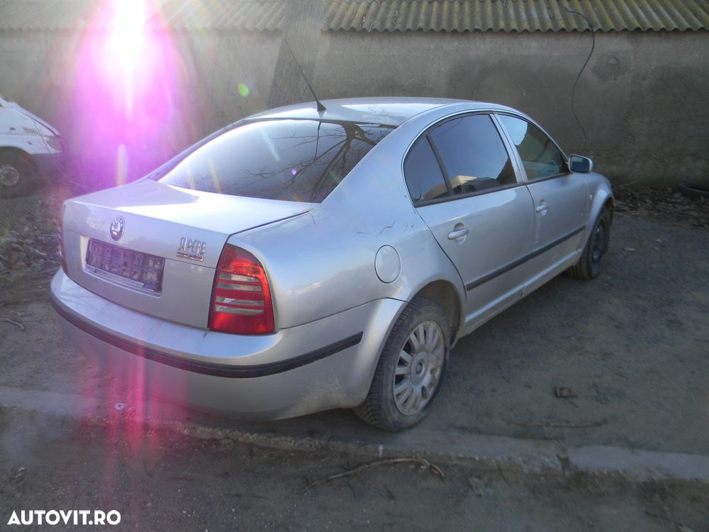 Dezmembrari  Skoda SUPERB 1 (3U)  2001  > 2008 1.9 TDI Motorina - 4