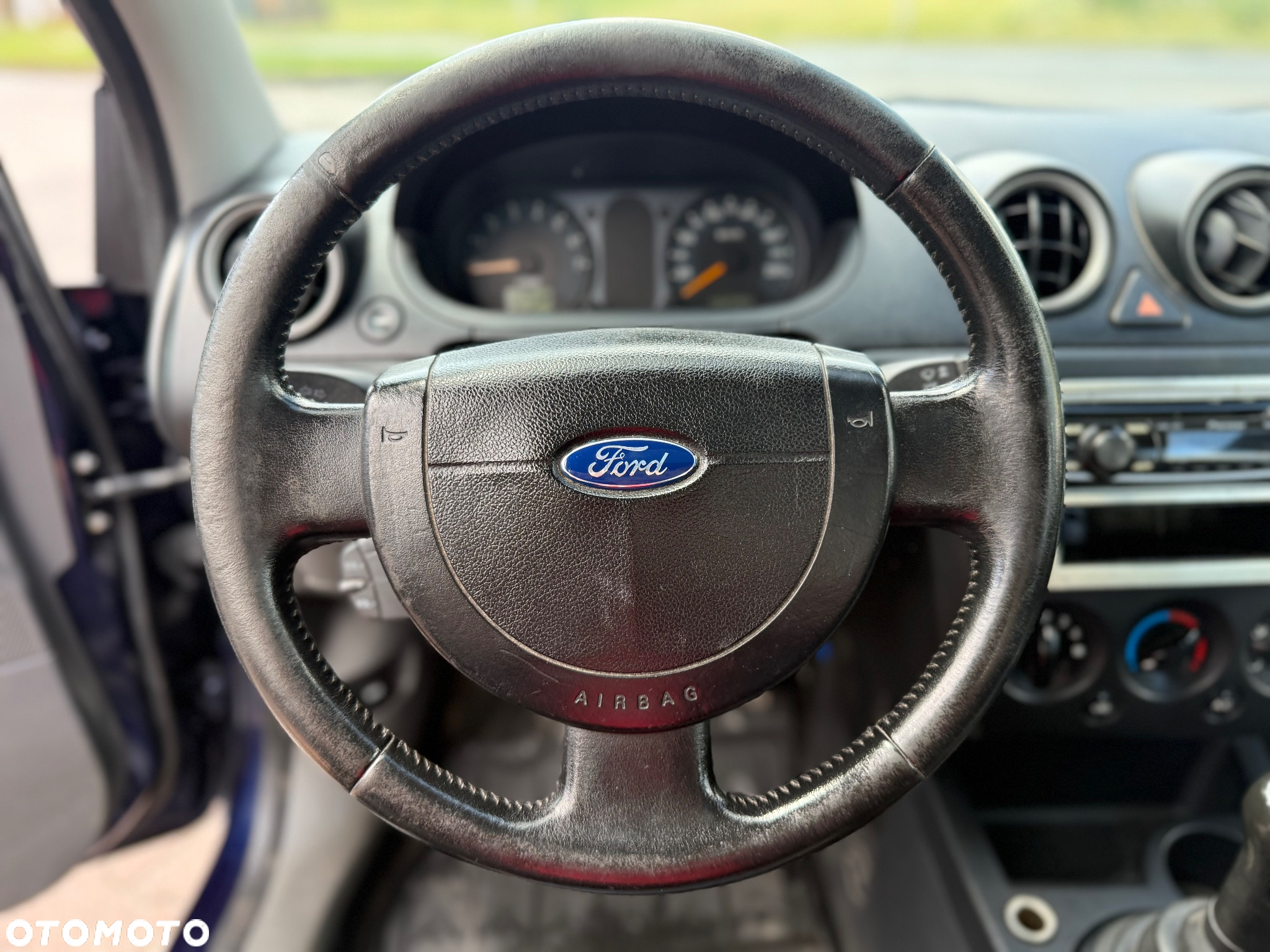 Ford Fiesta 1.6 Ambiente - 25