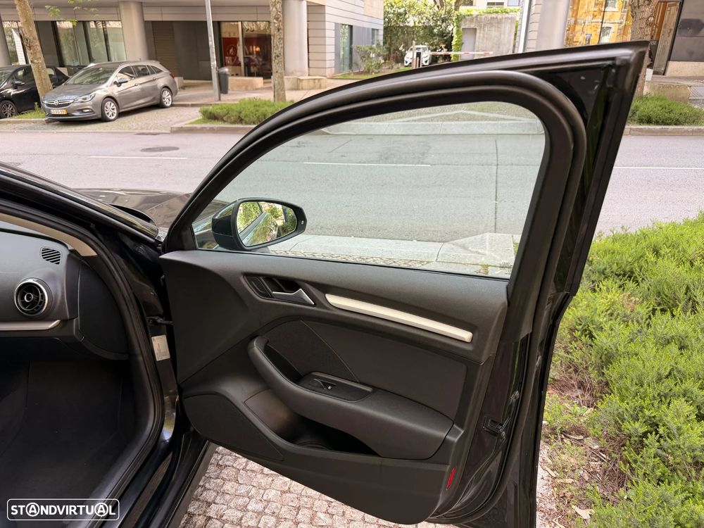 Audi A3 Sportback 1.6 TDI B.Line Attraction - 17