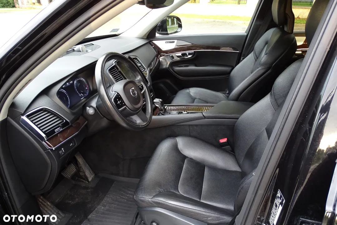 Volvo XC 90 T6 AWD R-Design 7os - 32