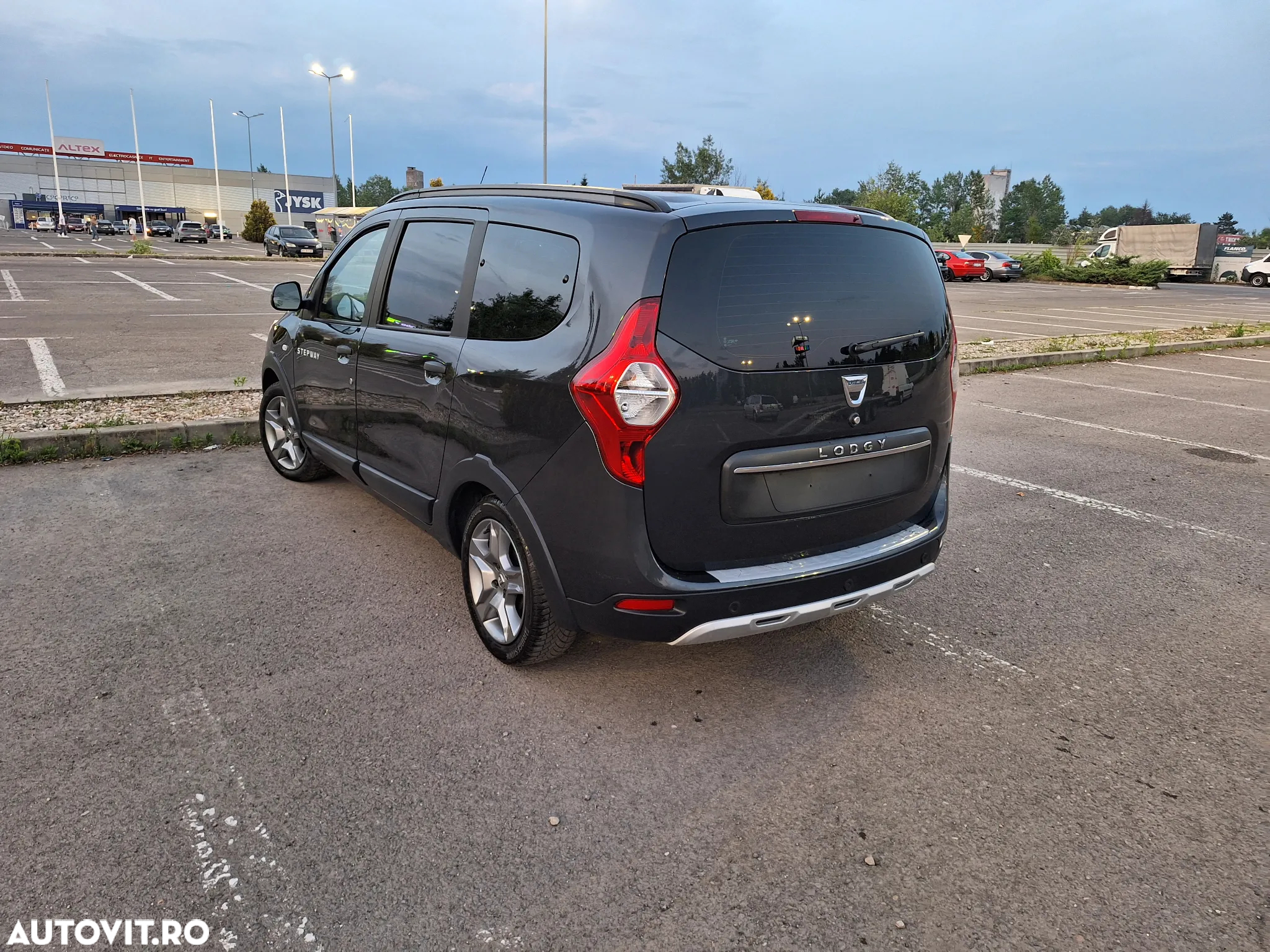 Dacia Lodgy dCi 110 Stepway - 7