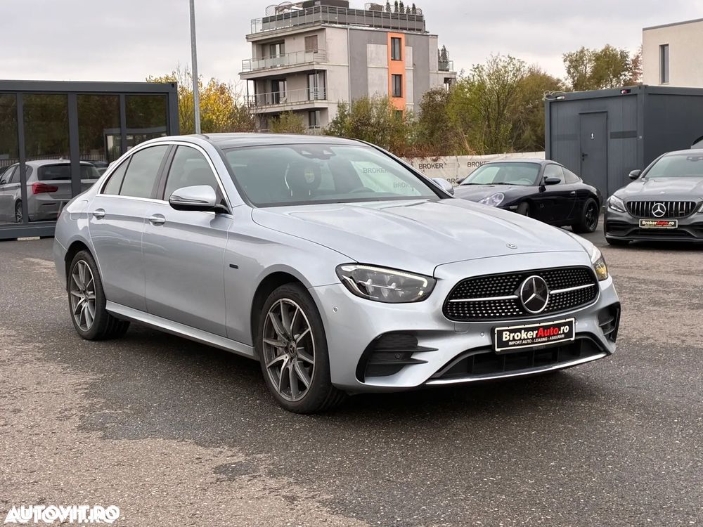 Mercedes-Benz E 300 de 4Matic 9G-TRONIC AMG Line - 6