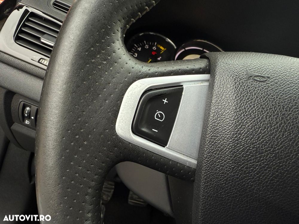 Renault Megane Grandtour TCe 130 BOSE Edition - 22