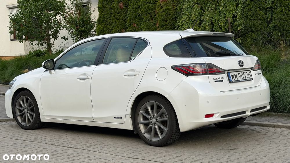 Lexus CT 200h Prestige - 4