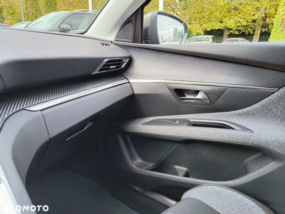 Peugeot 5008 1.2 PureTech Active S&S EAT6 - 33