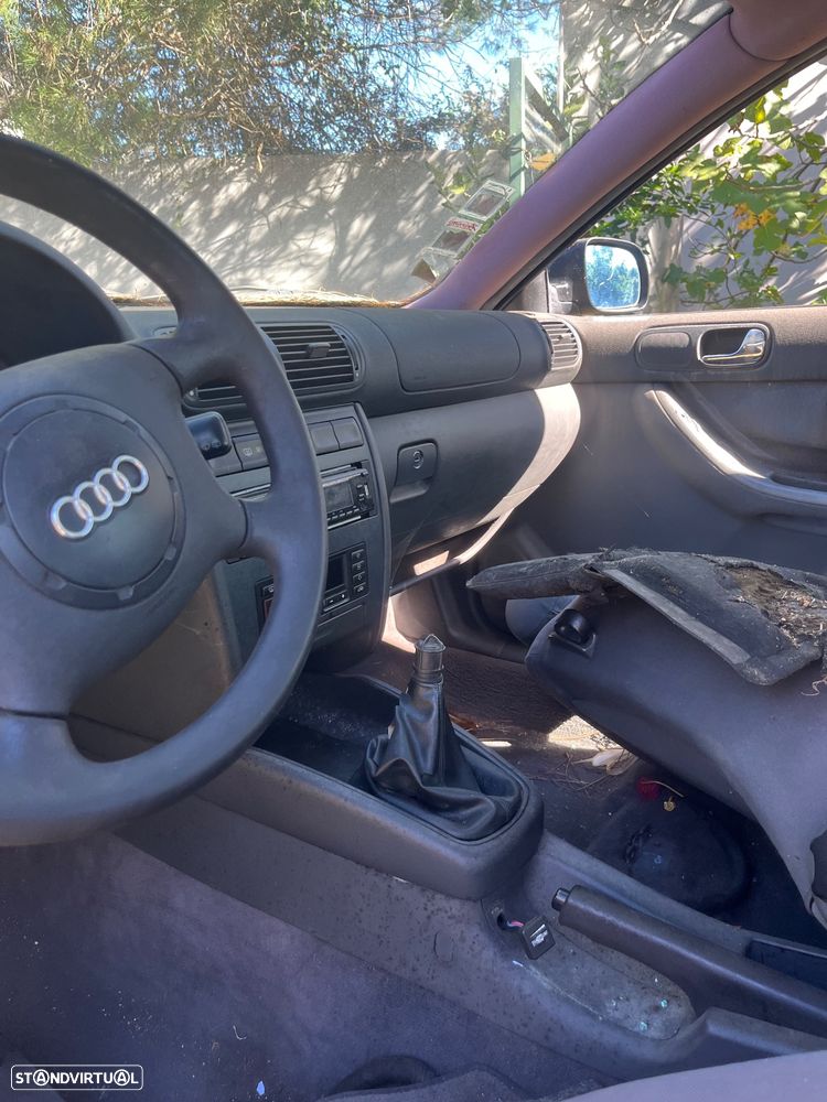 Audi A3 1.6 - 13