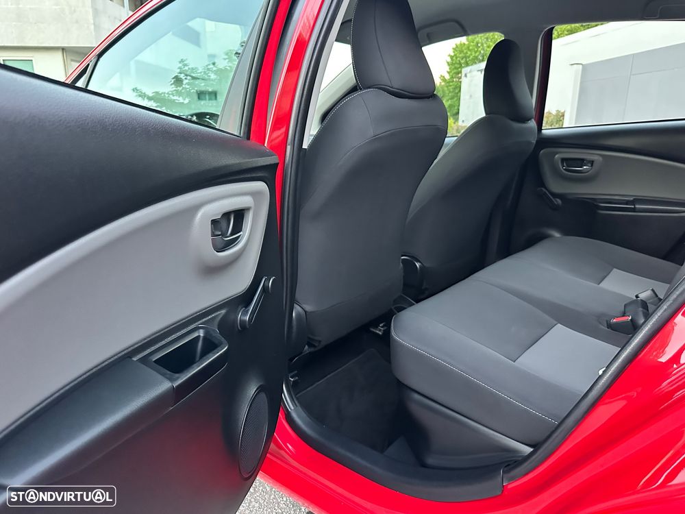 Toyota Yaris 1.5 HSD Active - 29