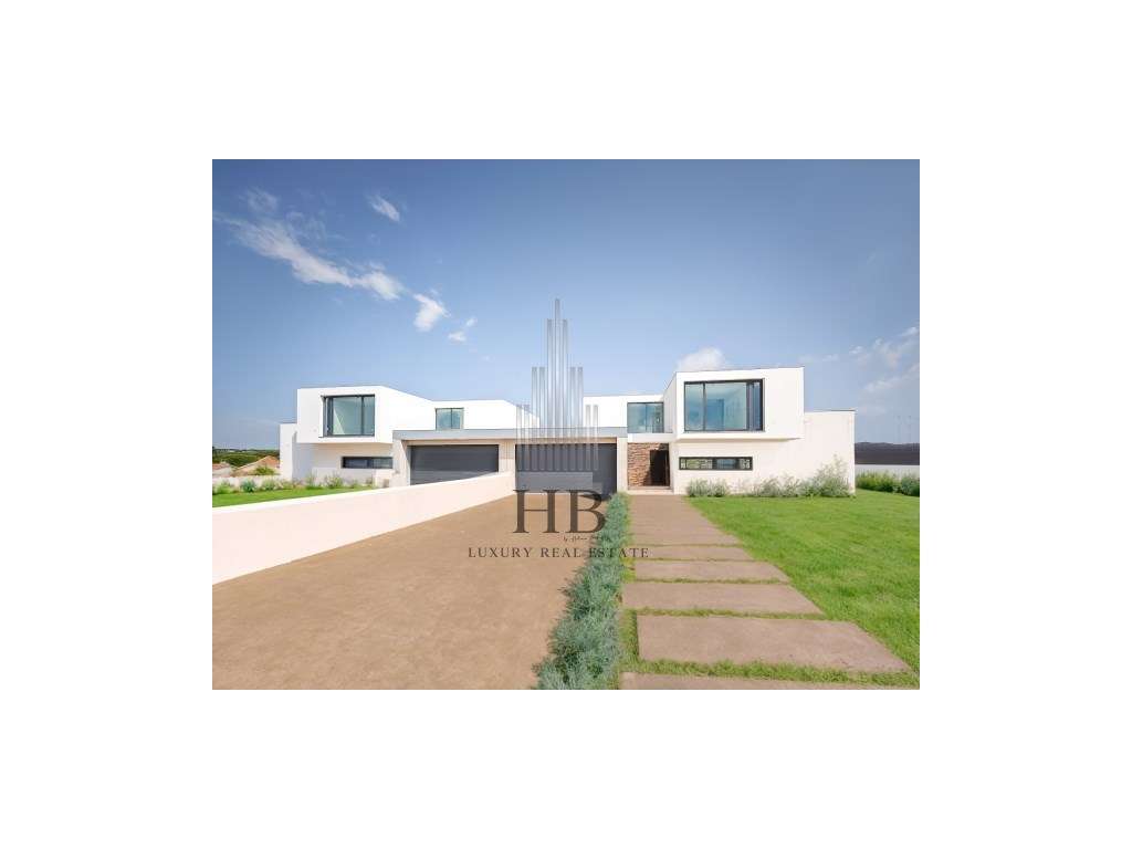 Moradia T4 de Luxo com Piscina e Jardim | Gouveia | Sintra - Grande imagem: 3/42