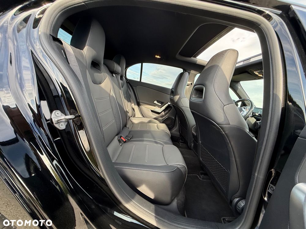 Mercedes-Benz Klasa A AMG 35 4Matic AMG Speedshift DCT 7G - 28