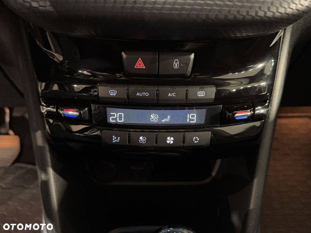 Peugeot 2008 - 23