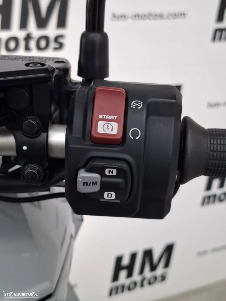 Honda X-ADV 750 - 12
