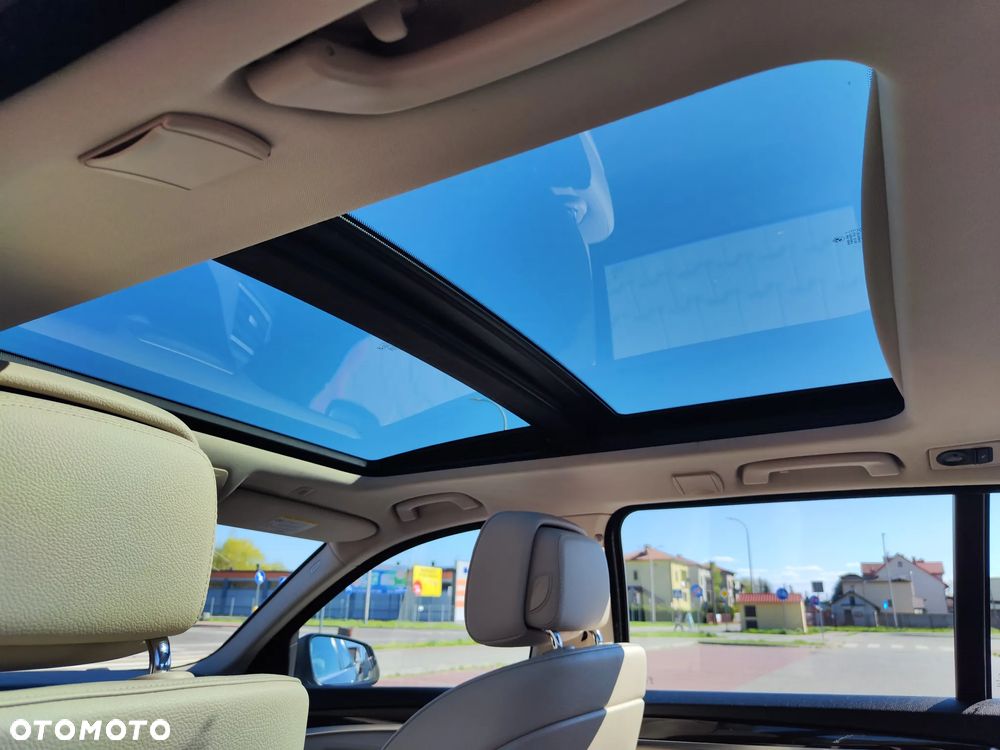 BMW Seria 5 520d Luxury Line - 9