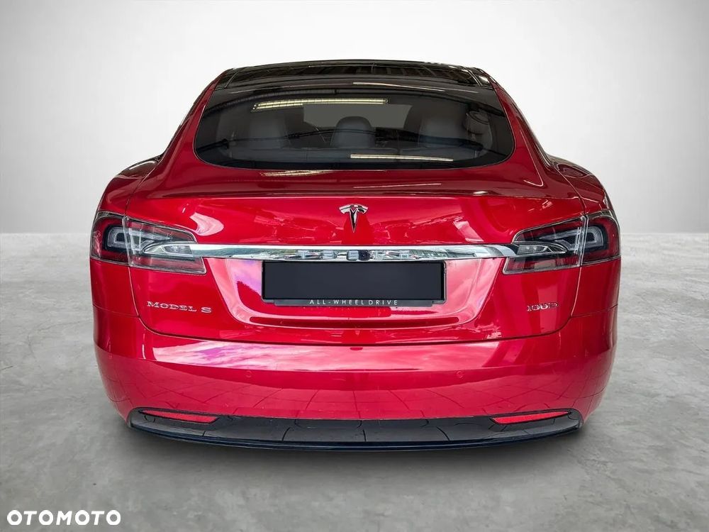 Tesla Model S - 6