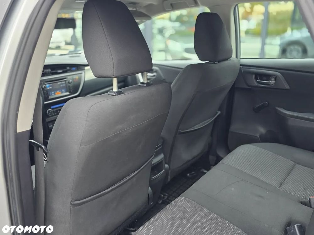 Toyota Auris 2.0 D-4D Prestige - 24