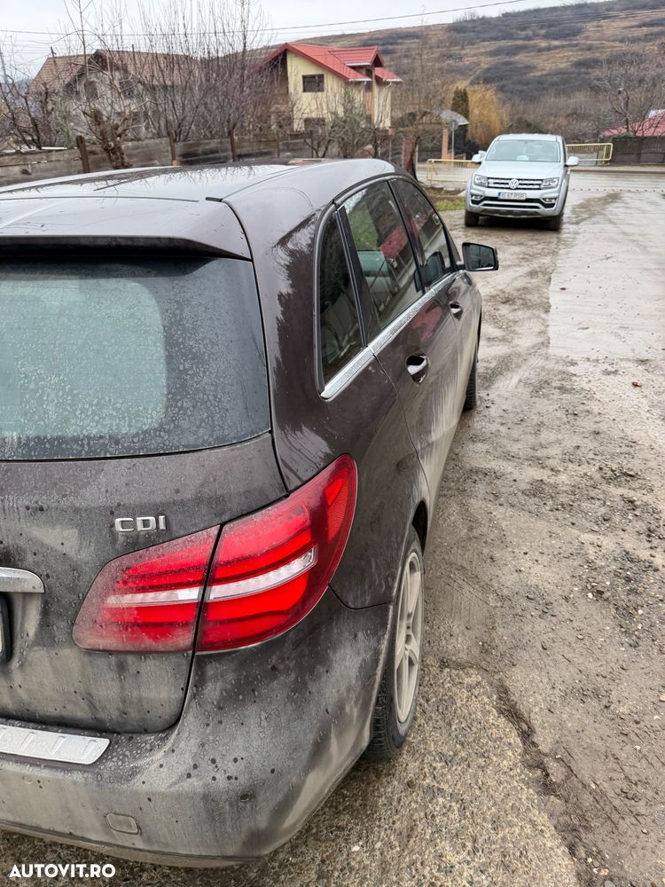 Mercedes-Benz B 220 d Aut. - 9