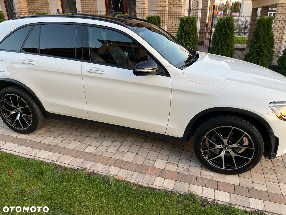 Mercedes-Benz GLC 300 4Matic 9G-TRONIC AMG Line - 13
