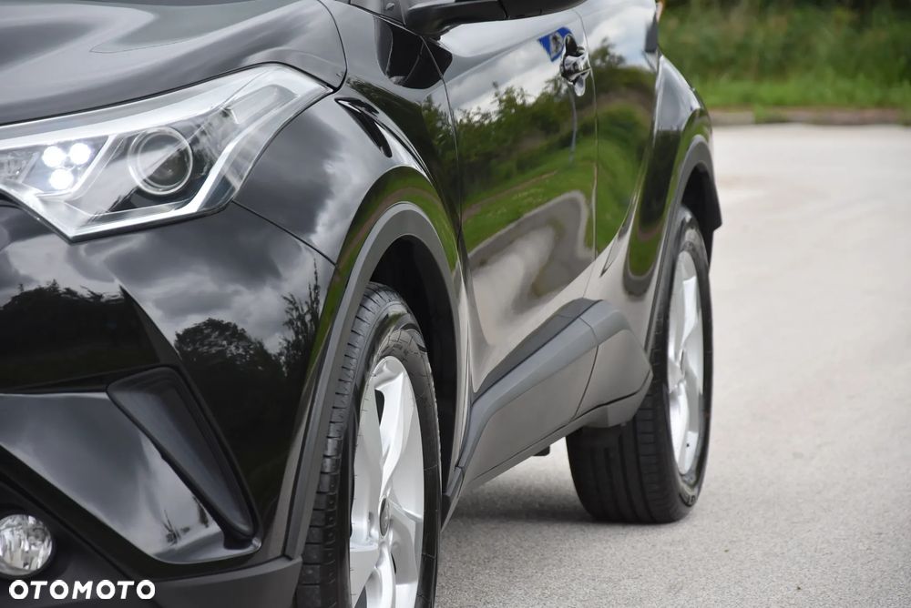 Toyota C-HR 1.2 Turbo Team Deutschland - 18