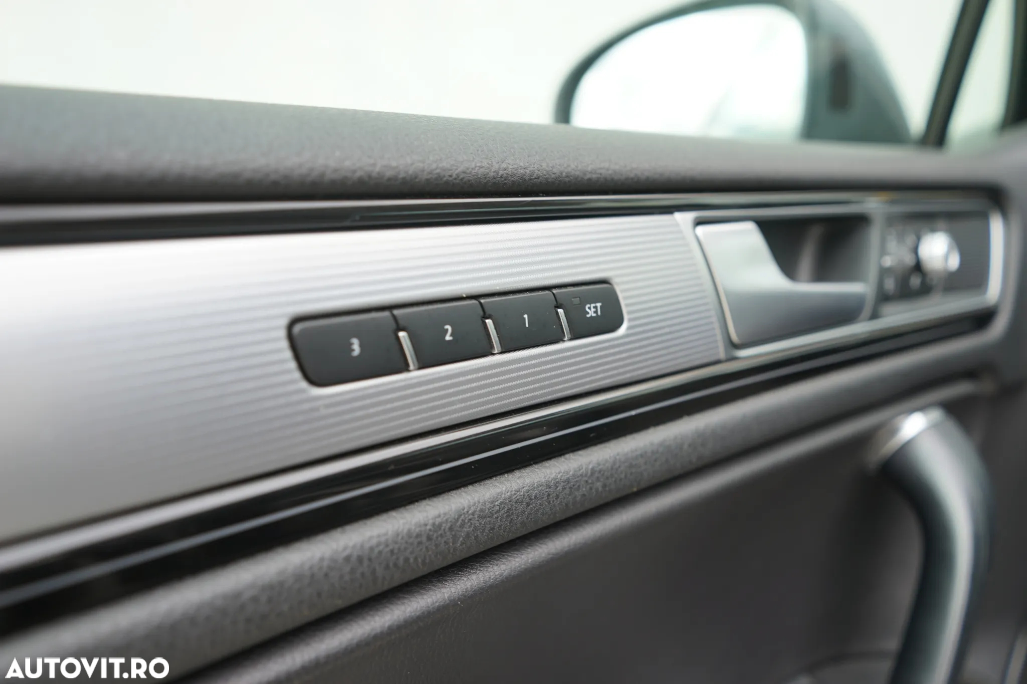 Volkswagen Touareg V6 TDI BMT Supreme Plus - 12