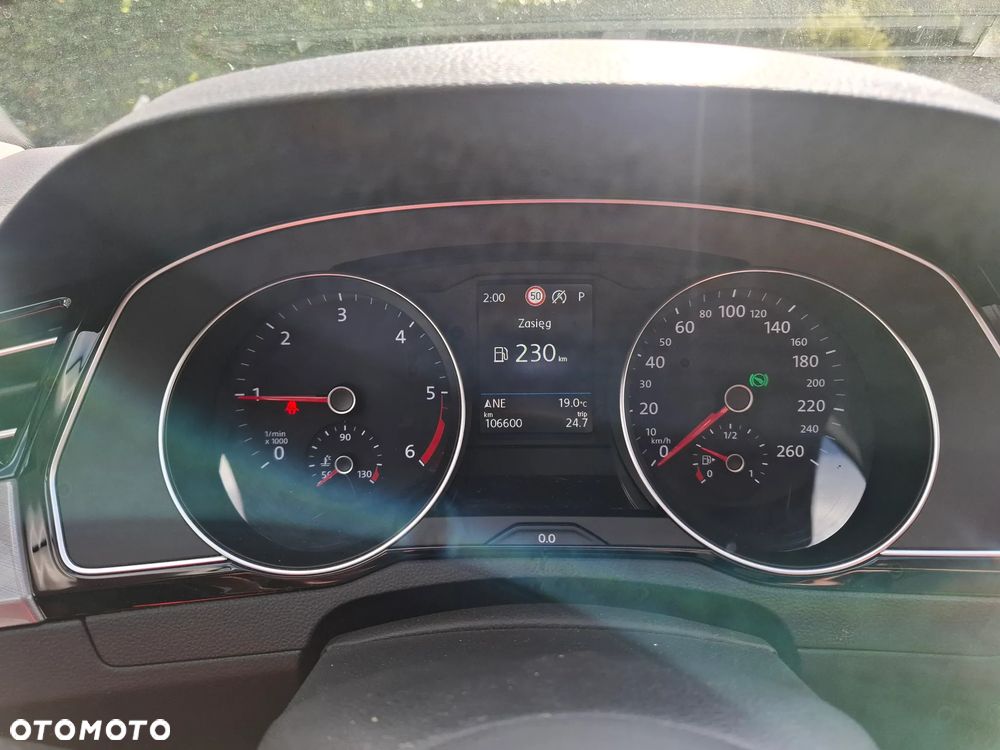 Volkswagen Passat - 20