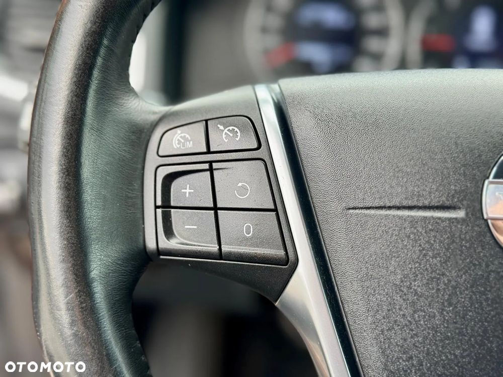 Volvo V60 D3 Geartronic Summum - 24