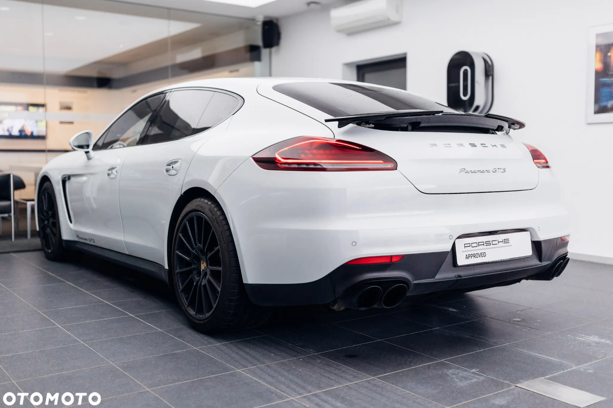 Porsche Panamera GTS - 12