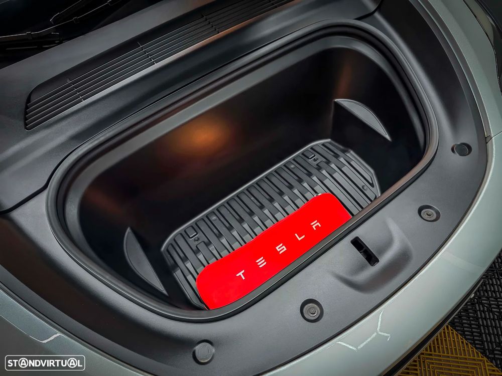 Tesla Model Y Long Range Dual Motor AWD - 15