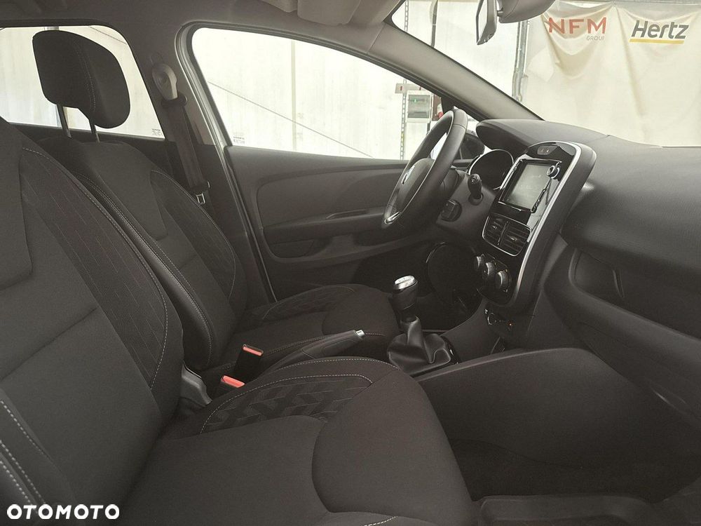 Renault Clio - 22