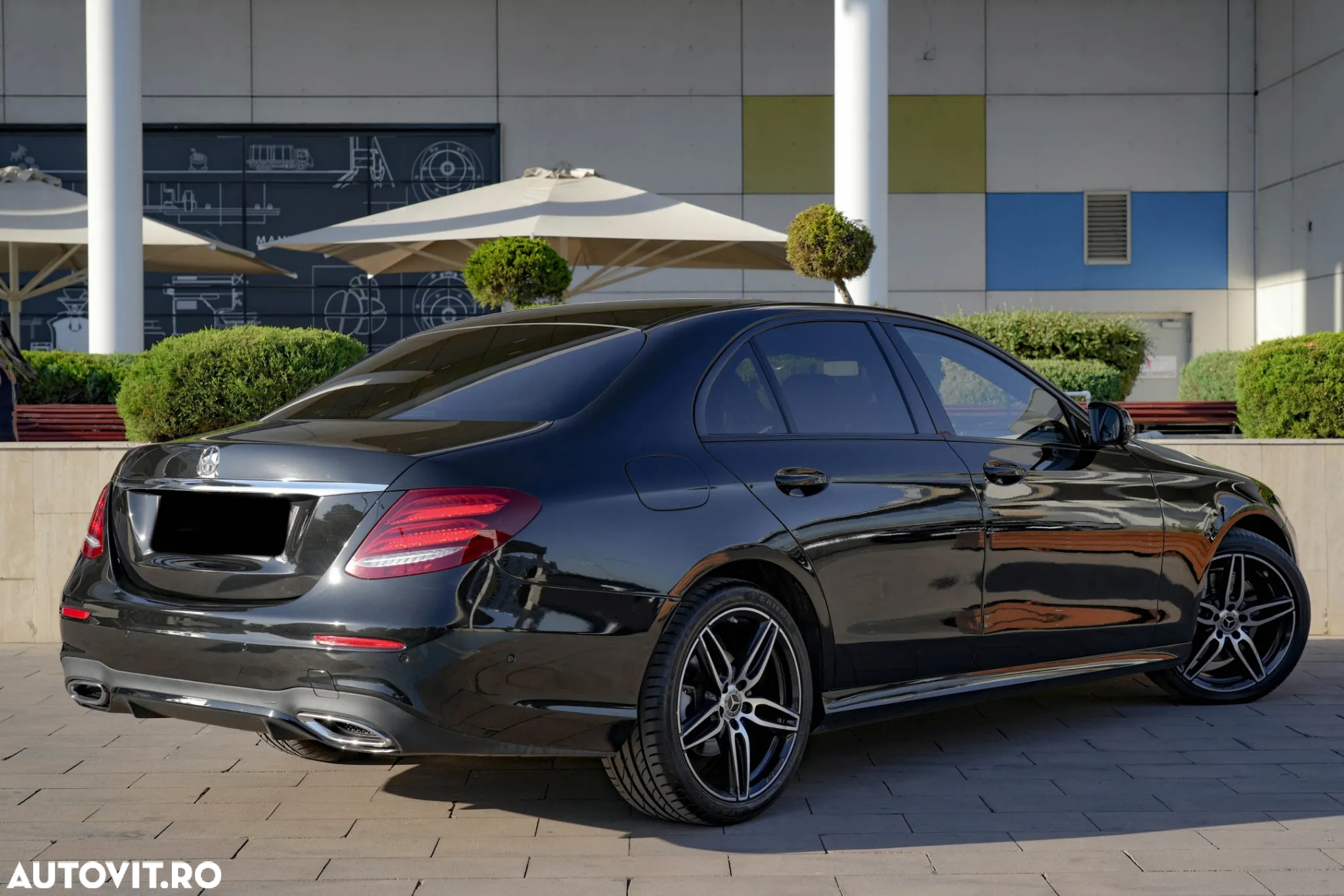 Mercedes-Benz E 220 d 9G-TRONIC AMG Line - 11