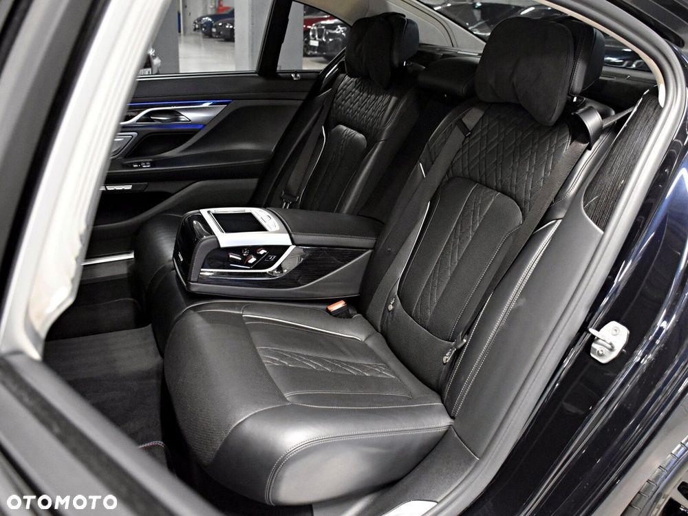 BMW Seria 7 - 12
