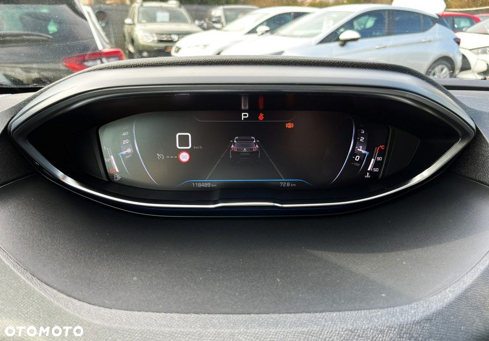 Peugeot 3008 1.2 PureTech Allure Pack S&S EAT8 - 17