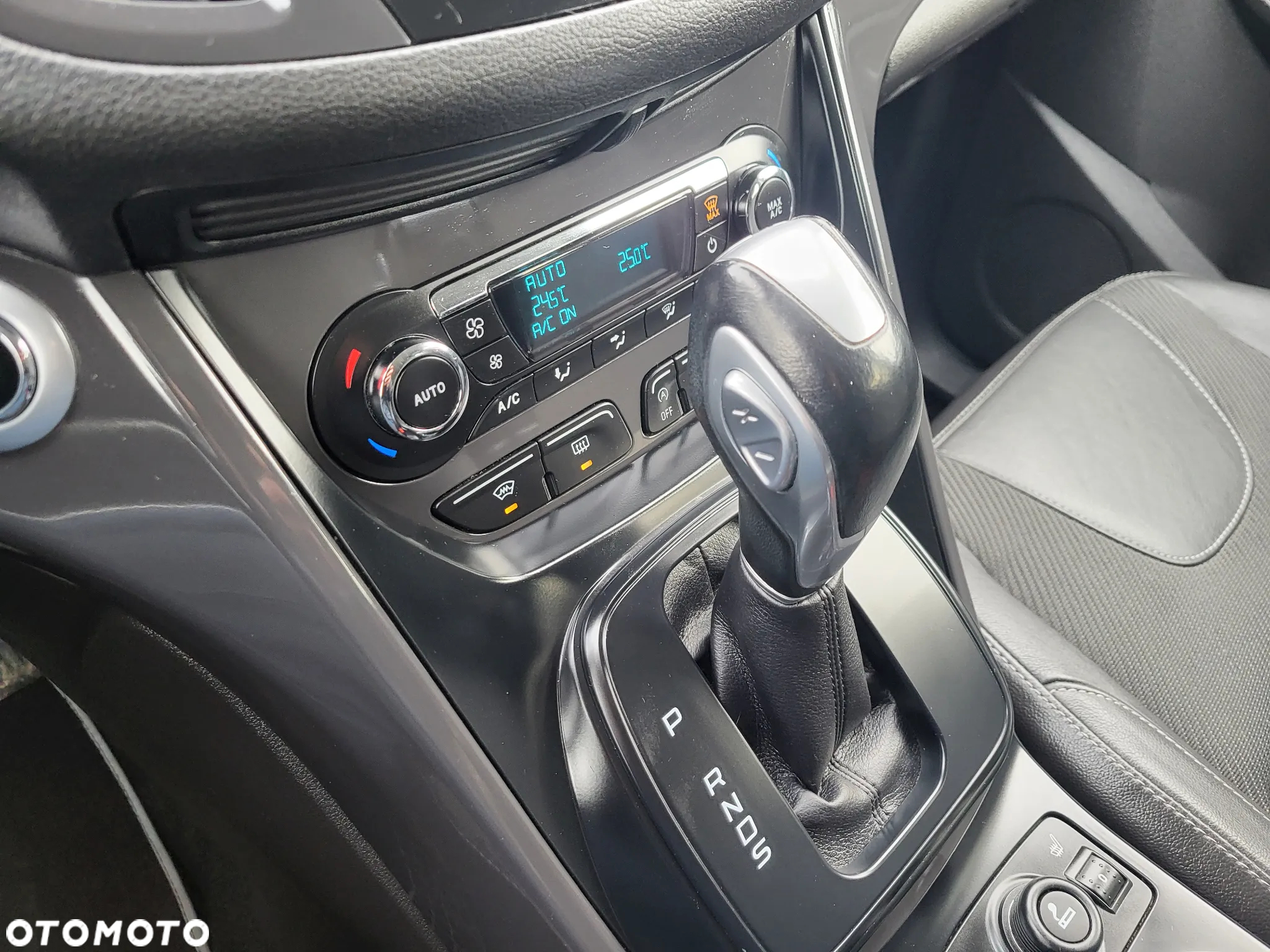 Ford Kuga - 17