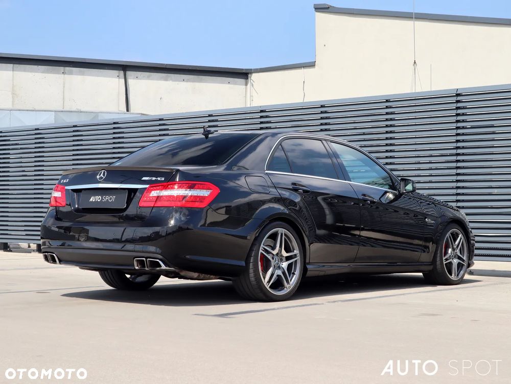 Mercedes-Benz Klasa E 63 AMG AMG Speedshift 7G-MCT - 11