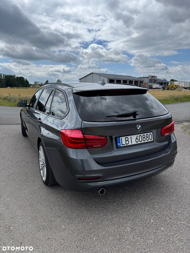 BMW Seria 3 318d Sport Line - 8
