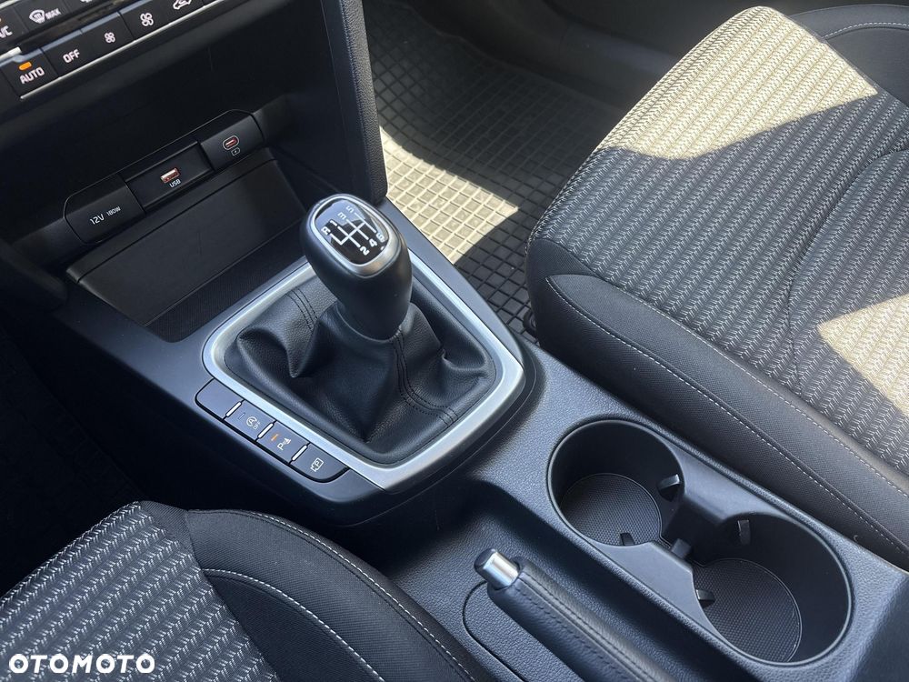 Kia Ceed 1.5 T-GDI M - 15