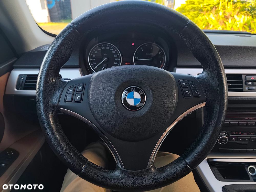 BMW Seria 3 320d Coupe - 15