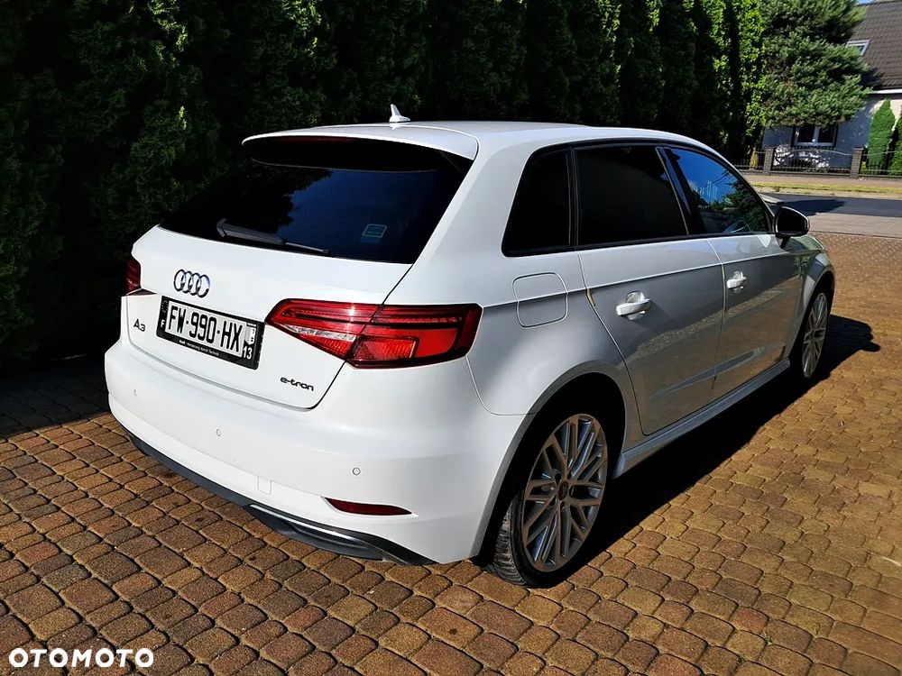 Audi A3 40 TFSIe Sportback S tronic S line - 2