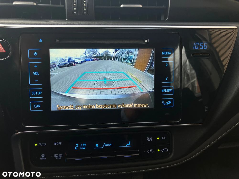 Toyota Auris Hybrid 135 Premium - 24