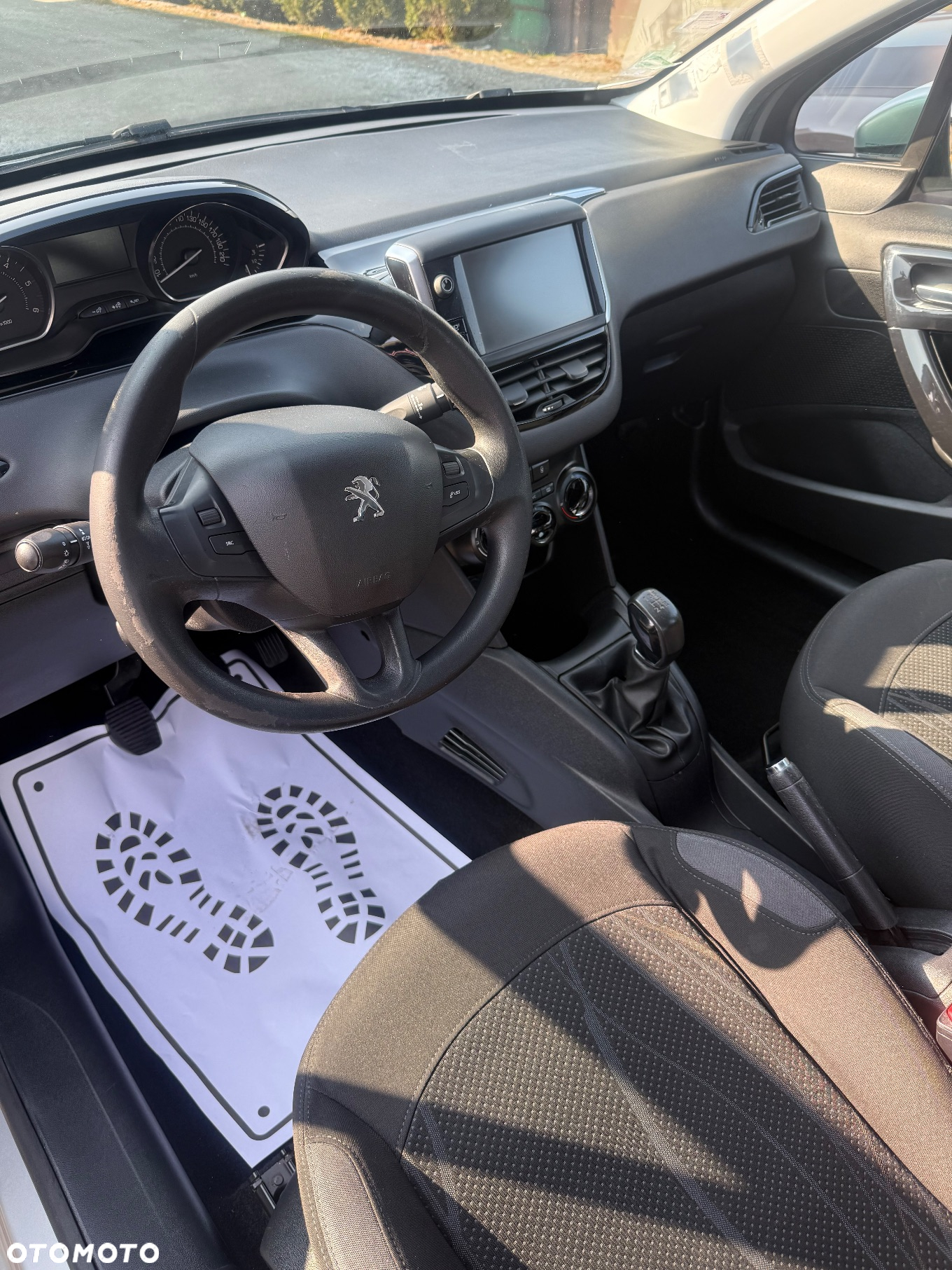 Peugeot 208 - 11