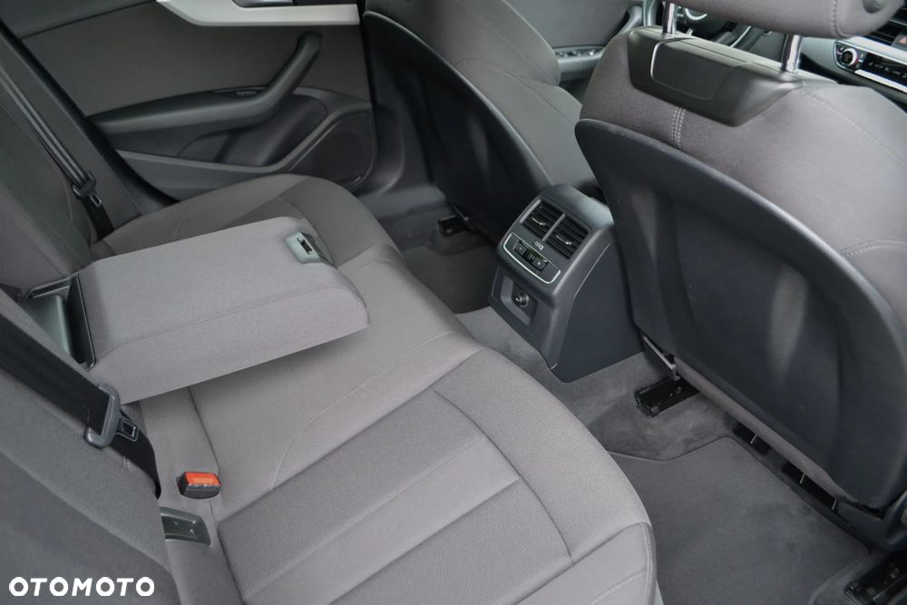 Audi A4 Avant 35 TDI S tronic S line - 15