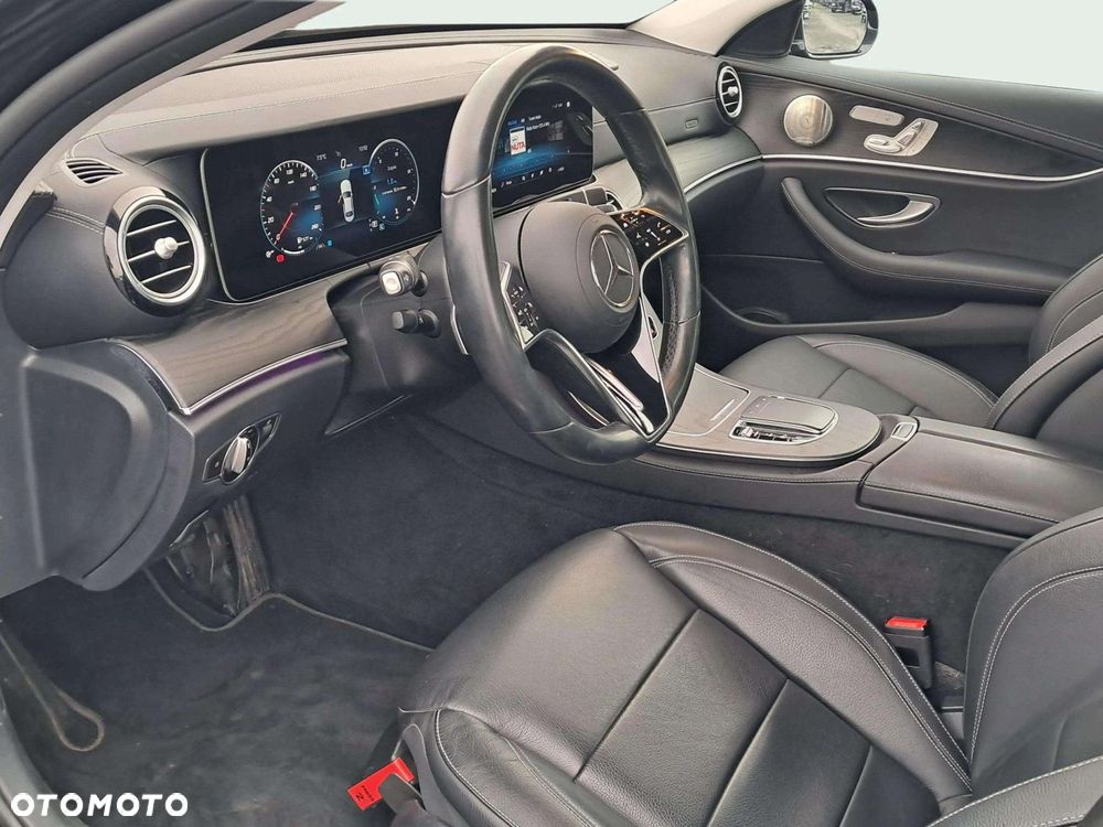 Mercedes-Benz Klasa E 220 d 4-Matic Avantgarde - 9