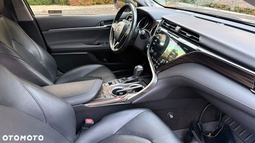 Toyota Camry - 23