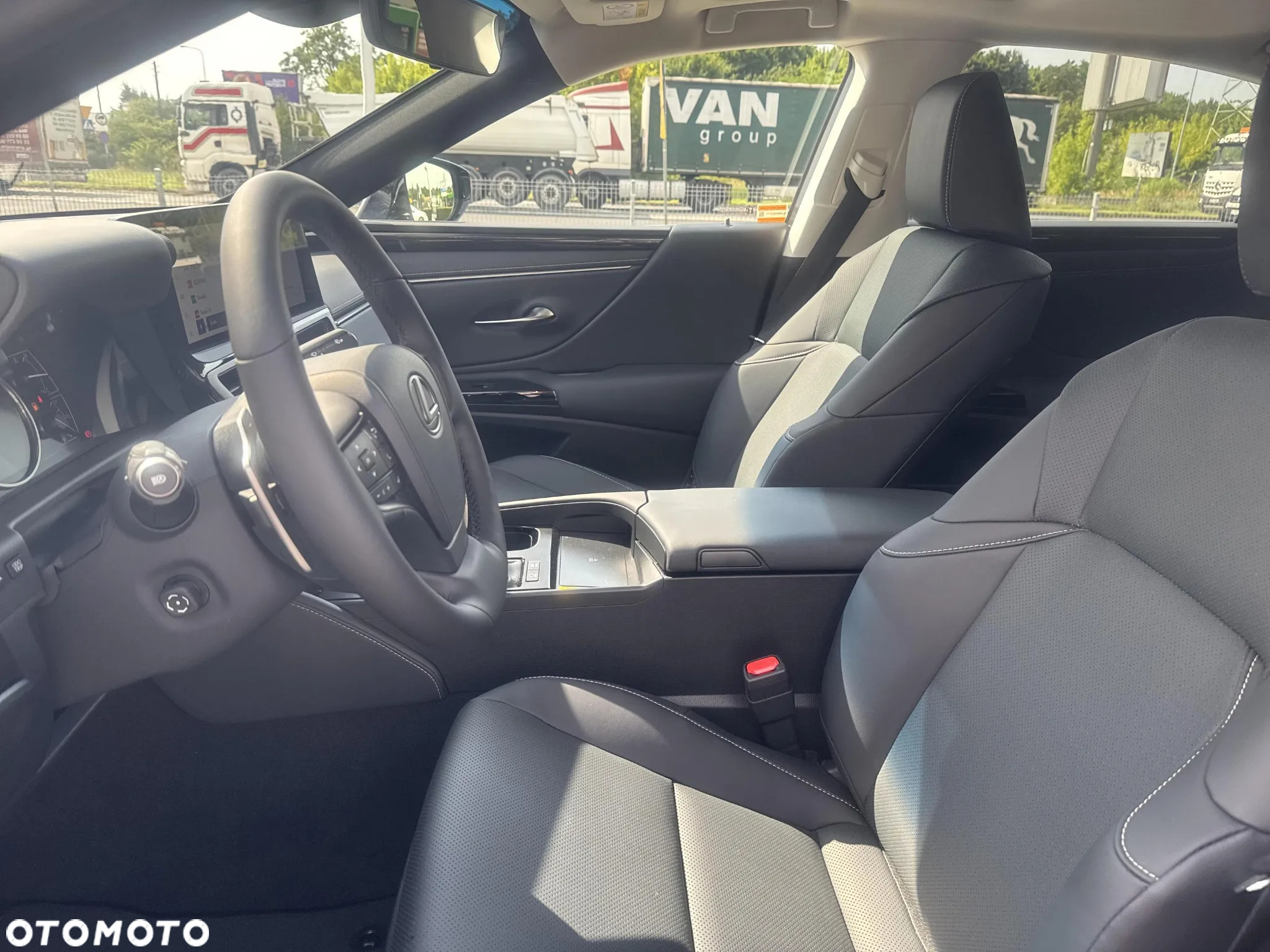 Lexus ES - 15