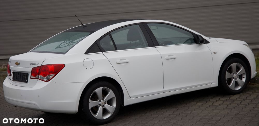 Chevrolet Cruze 1.8 LTZ - 25
