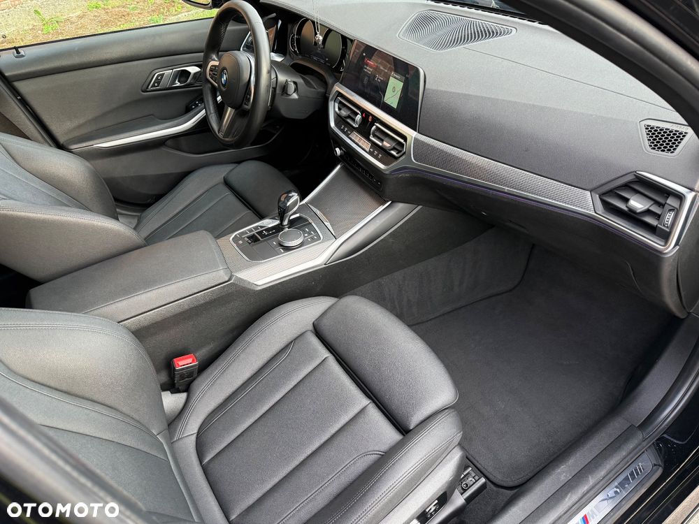 BMW Seria 3 330i M Sport sport - 16