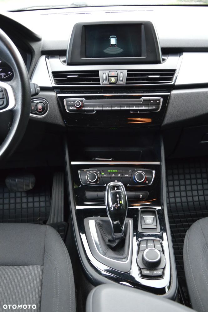 BMW Seria 2 218i - 22