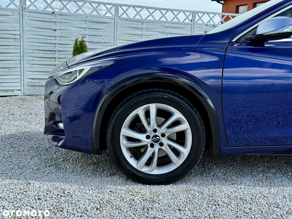 Infiniti Q30 1.6t Premium Tech - 22