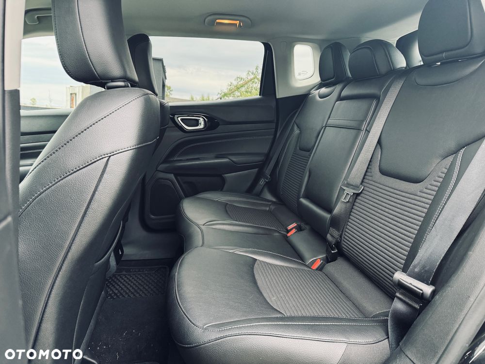 Jeep Compass - 22